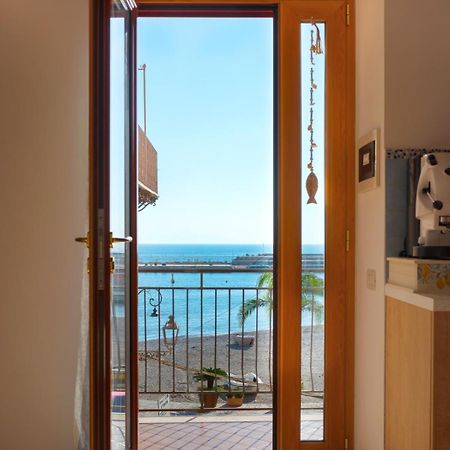 Casa Vacanze "Il Baffo E Il Mare" Четара Экстерьер фото