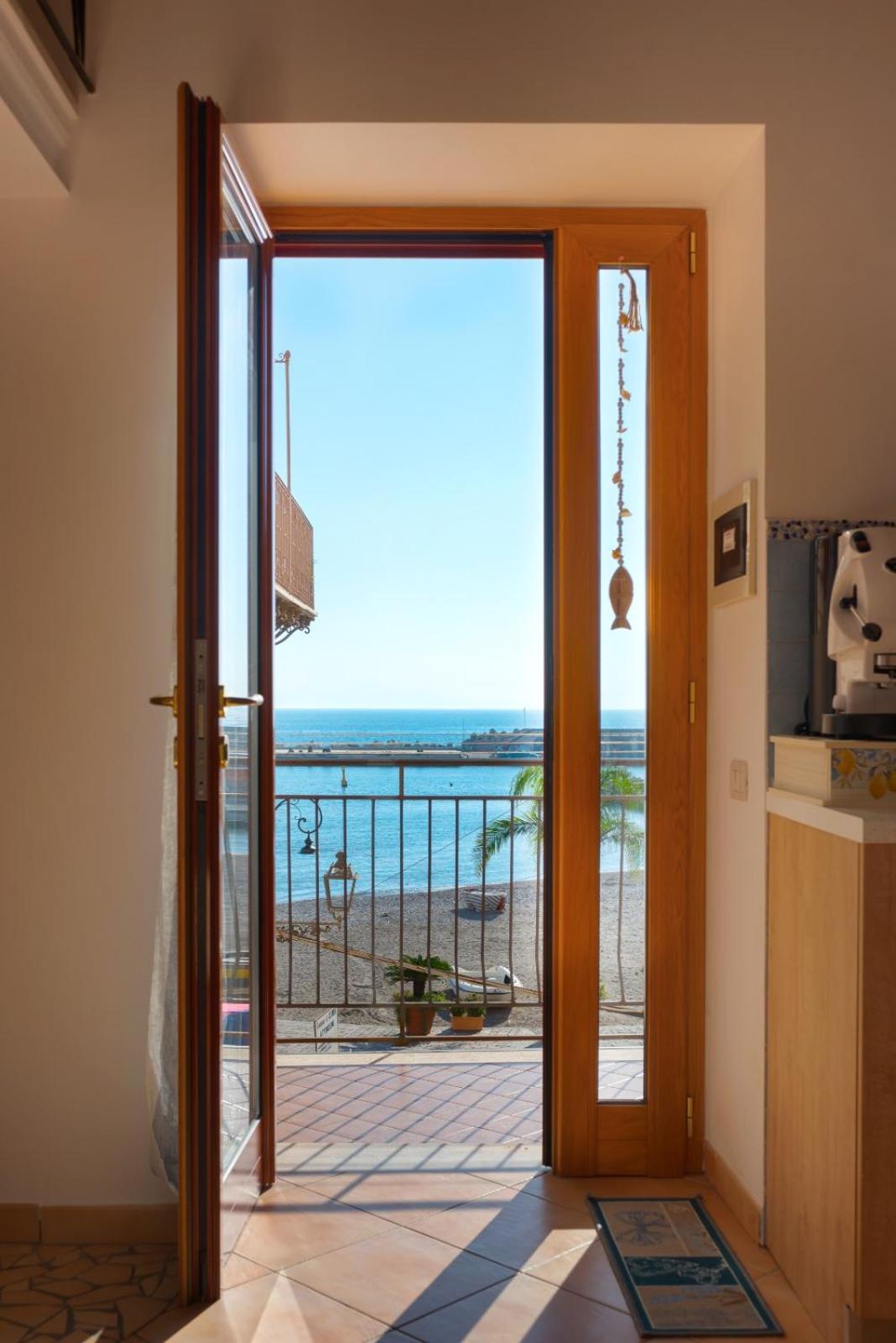 Casa Vacanze "Il Baffo E Il Mare" Четара Экстерьер фото